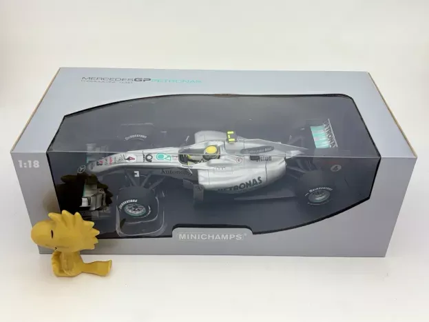 Minichamps Mercedes F1 Mgpw01 N 4 Race Version 2010 Nico Rosberg 1:18 110100004