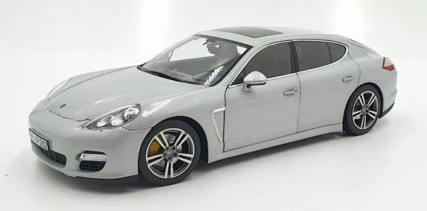 Norev Porsche Panamera Turbo 2009 1:18 187609