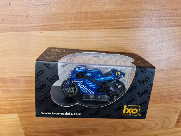 IXO Models Yamaha Yzr-m1 Team Yamaha Gauloises N 19 Season Motogp 2003 O.jacques 1:24 RAB063
