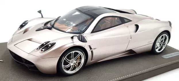 BBR Pagani Huayra Geneve 2010 1:18 P1832B