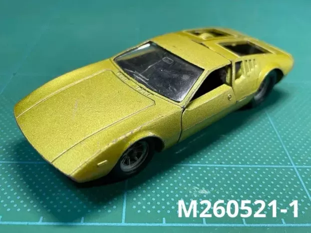 Solido De Tomaso Mangusta 1:43 166