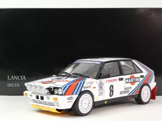 Kyosho Lancia Delta Hf Integrale 4wd night Version Team Martini Racing N 6 Winner Rally Montecarlo 1987 Miki Biasion Tiziano Siviero 1:18 08960A