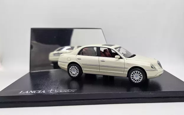 Norev Lancia Thesis 2002 1:43 780005