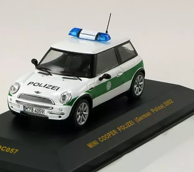 IXO Models Mini Cooper Polizei German Police 2002 1:43 MOC057