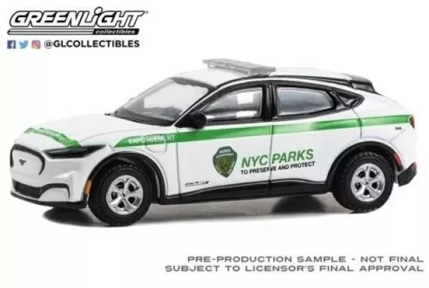 Greenlight Ford Mustang Mach-e Nycd Of Parks 2023 1:64 30480