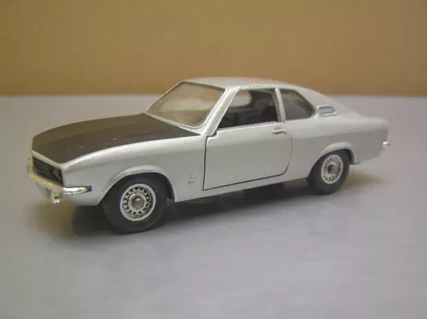 Solido Opel Manta 1900 Sr Coupe 1:43 188