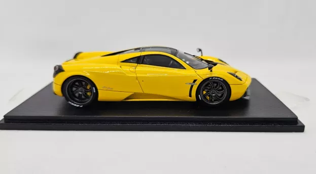Spark Pagani Huayra 2012 1:43 S3564
