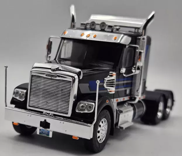 IXO Models Freightliner Coronado Tractor Truck 3-assi 2012 1:43 TR181.22