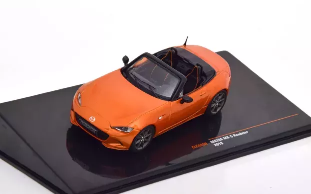 IXO Models Mazda Mx-5 Roadster Open 2015 1:43 CLC409N