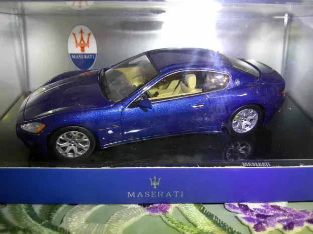 IXO Models Maserati Granturismo 2007 1:43 MOC098