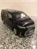 Kyosho Lexus Lm300h Minivan 2020 1:18 08963BK
