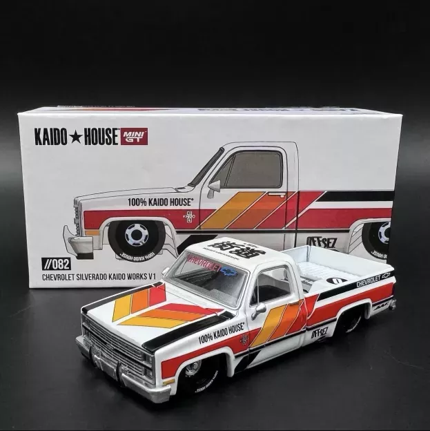 Mini-GT Chevrolet Silverado Pick-up Kaido House Works V1 2003 1:64 KHMG082