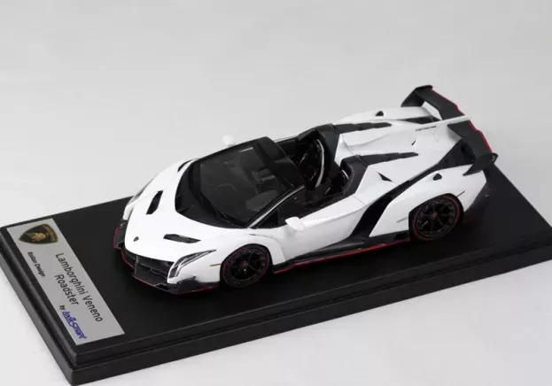 Looksmart Lamborghini Veneno Roadster Spider 2013 1:43 LS429F
