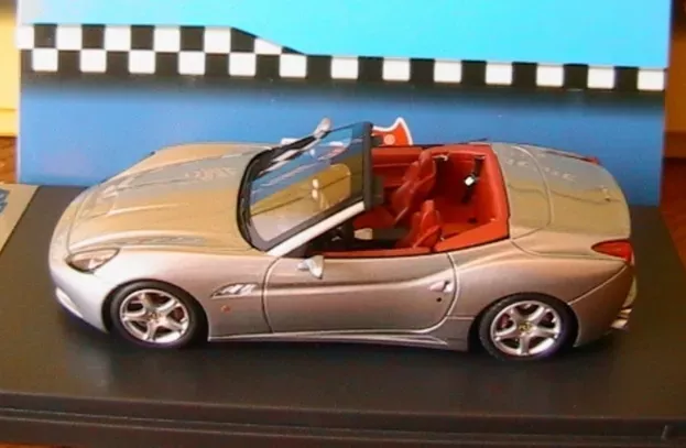 BBR Ferrari New Spider California 2009 1:43 BBR213C