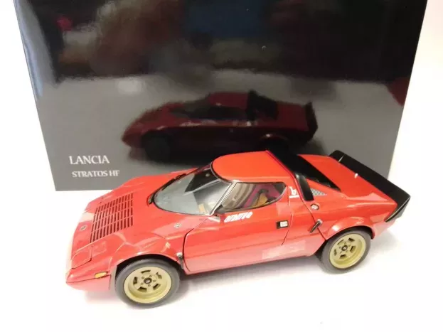 Kyosho Lancia Stratos Hf Bertone 1973 1:18 08130R