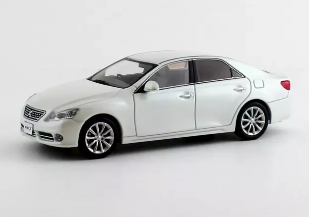 Kyosho Toyota Mark Premium early 2000 1:43 03637W3