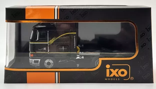 IXO Models International Eagle Cabover Tractor Truck 3-assi 1995 1:43 TR169.22