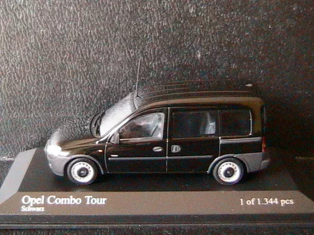 Minichamps Opel Combo Tour 2002 1:43 400042001