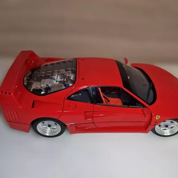 Kyosho Ferrari F40 1987 1:18 08416R
