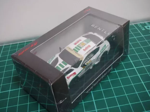 Spark Bentley Continental Gt3 Team Bentley Team Absolute N 88 Macau Gp Fia Gt World Cup 2015 Keita Sawa 1:64 Y103