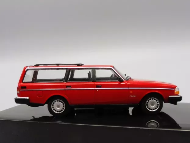 IXO Models Volvo 240 Polar Sw Station Wagon 1989 1:43 CLC461N.22