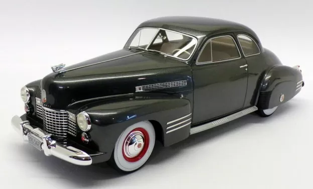 BoS Models Cadillac Series 62 Club Coupe 1946 1:18 BOS291