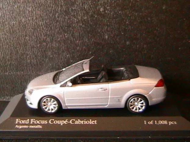 Minichamps Ford Focus Cabriolet 2008 1:43 400084031