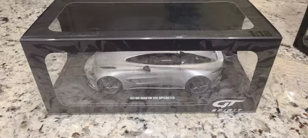 GT Spirit Aston Martin V12 Speedster 2021 1:18 GT430