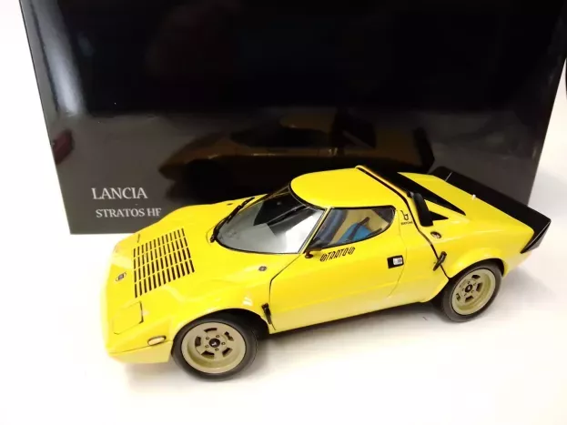 Kyosho Lancia Stratos Hf 1975 1:18 08130Y