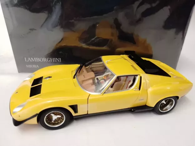 Kyosho Lamborghini Miura Svr 1970 1:18 08319GY