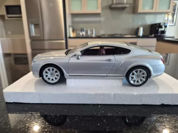 Minichamps Bentley Continental Gt 2002 1:18 100139021