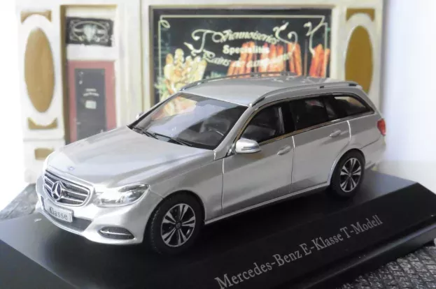 Kyosho Mercedes E-class w213 Premium Station Wagon 2013 1:43 B66960188