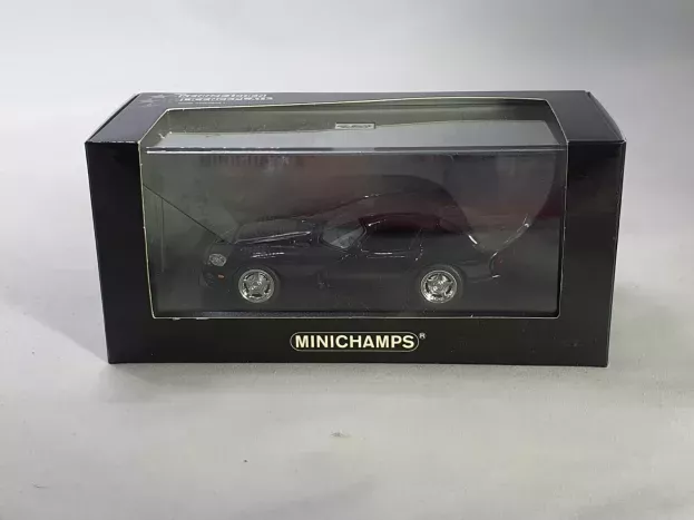 Minichamps Dodge Viper Coupe 1993 1:43 430144024
