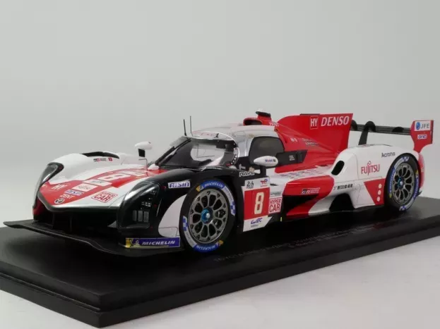Spark Toyota Gr010 3.5l Turbo Hybrid V6 Team Toyota Gazoo Racing N 8 Winner 24h Le Mans 2022 S.buemi B.hartley R.hirakawa Con Vetrina With Showcase 1:18 18LM22