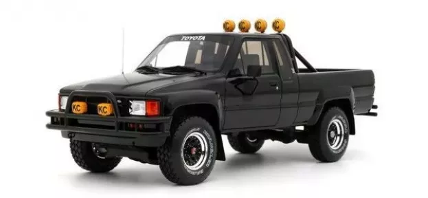 Ottomobile Toyota Hilux Pick-up Sr5 1985 1:18 OT481