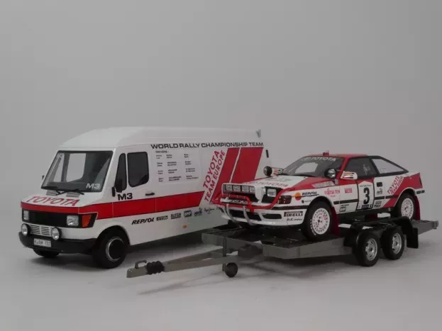 Ottomobile Toyota Rally Set Celica Gt-four St165 night Version N 3 Winner Rally Safari Rally 1990 Bjorn Waldegard Fred Gallagher + Mercedes Benz 208d Van Assistance Team Toyota 1988 With Trailer 1:18 OT480