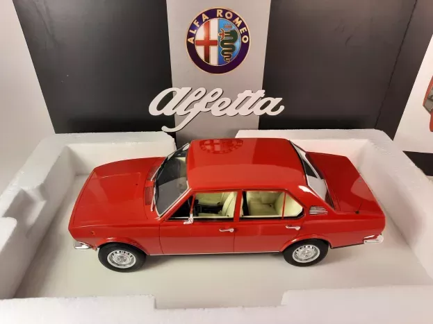 Truescale Alfa Romeo Alfetta 1600 1975 1:18 TSM141831R