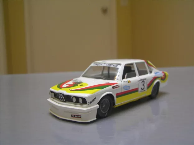 Solido Bmw 5-series 5.30 Rally Fila 1:43 89