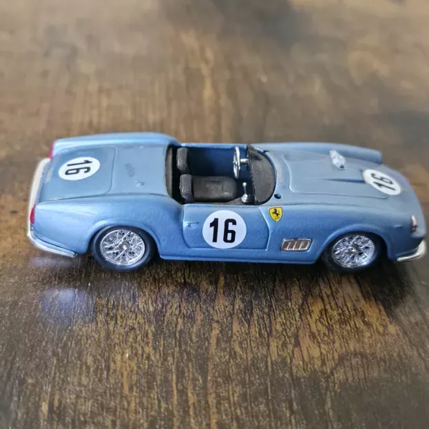 Vitesse Ferrari 250 Spider California Le Mans 1959 N 16 1:43 144