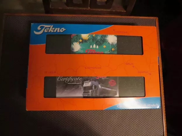Tekno Scania Tankcargo Scania S-serie Highline 4-assige Zweedse Tankoplegger 1:50 72802