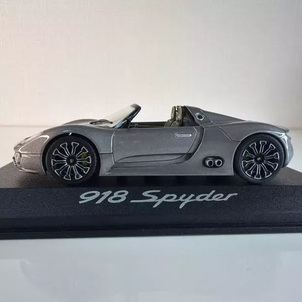 Minichamps Porsche 918 Spyder 2010 1:43 WAP0201910B