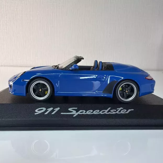 Minichamps Porsche 911 997-2 Speedster 2011 1:43 WAP0200090B