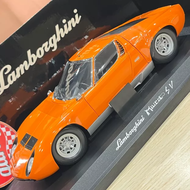 Kyosho Lamborghini Miura P400 Sv 1972 1:18 08313P
