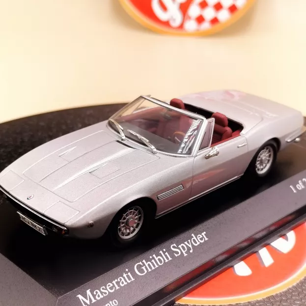 Minichamps Maserati Ghibli Spider 1969 1:43 400123331