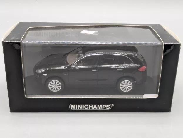 Minichamps Porsche Cayenne Hybrid 2010 1:43 400069240