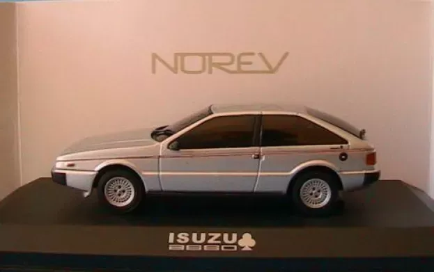 Norev Isuzu Asso Di Fiori 1979 1:43 800742