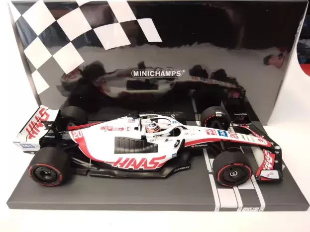 Minichamps Haas F1 Vf-22 Team Haas N 20 Pole Position Brazilian Gp 2022 Kevin Magnussen 1:18 117222120