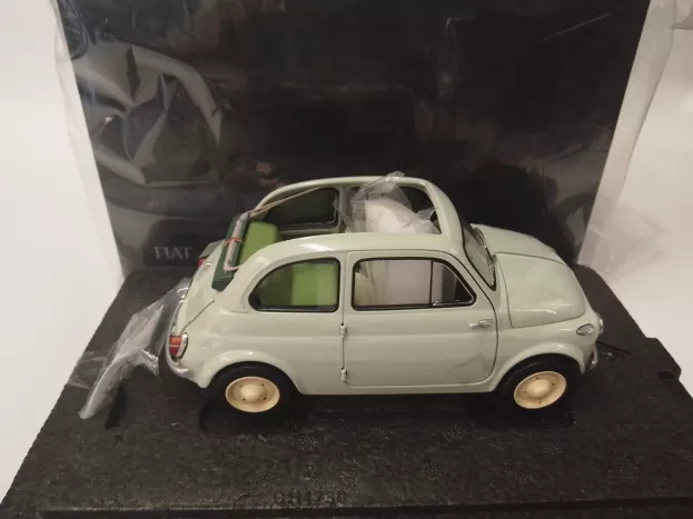 Kyosho Fiat 500 D Cabriolet Open 1960 1:18 08966LG