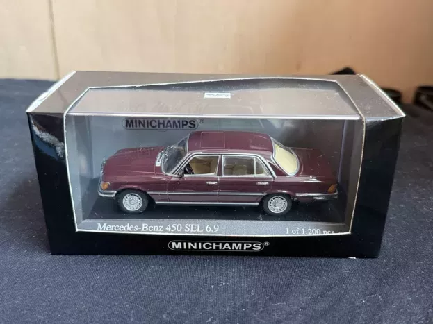 Minichamps Mercedes 450 Sel 6.9 1972-79 1:43 039206