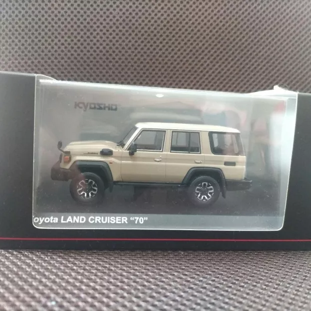 Kyosho Toyota Land Cruiser 70 2024 1:43 03928BE